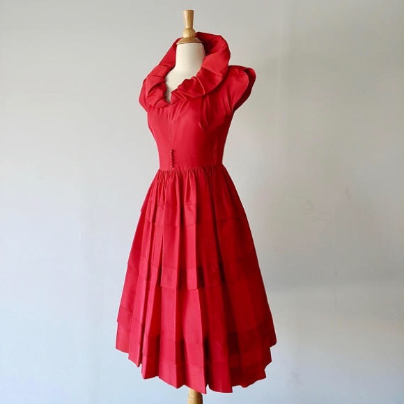 🌹Host Pick🌹Vintage 1940s Gorgeous Red Holiday Party Dress - Picture 3 of 8
